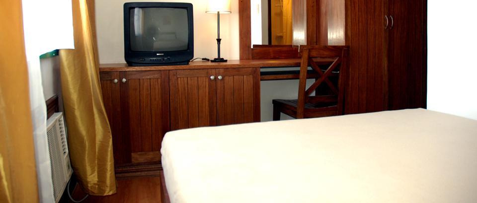 Hotel Isabelle Royale Makati Makati City Exterior foto